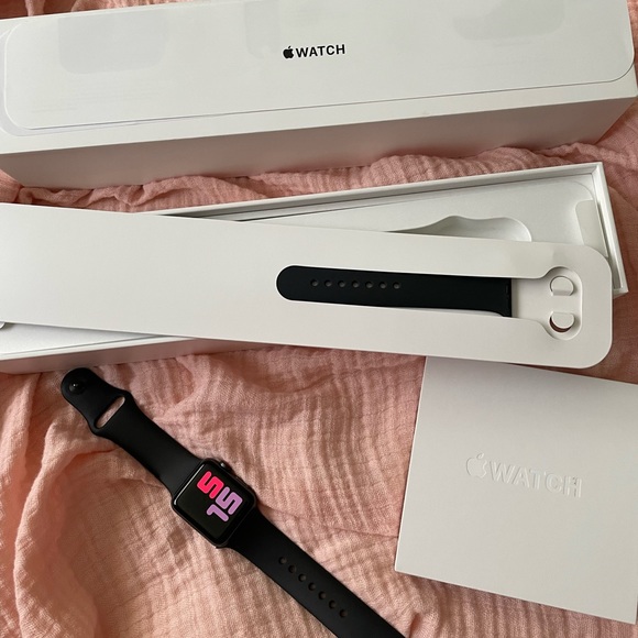 Apple Watch Series 3 GPS + Cellular - Picture 7 of 13